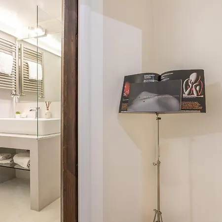 Lucrezia - Close To Piazza Navona * Rome