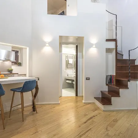Lucrezia - Close To Piazza Navona